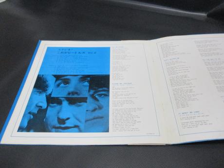Beatles With the Japan Tour Only Apple 1st Press LP OBI DIF RED WAX
